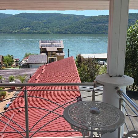 Casa Marina Hotell Ieşelniţa Exteriör bild
