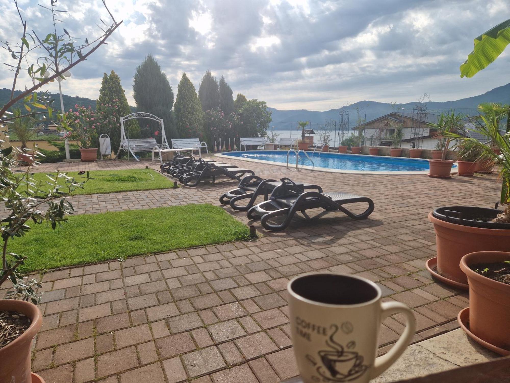 Casa Marina Hotell Ieşelniţa Exteriör bild
