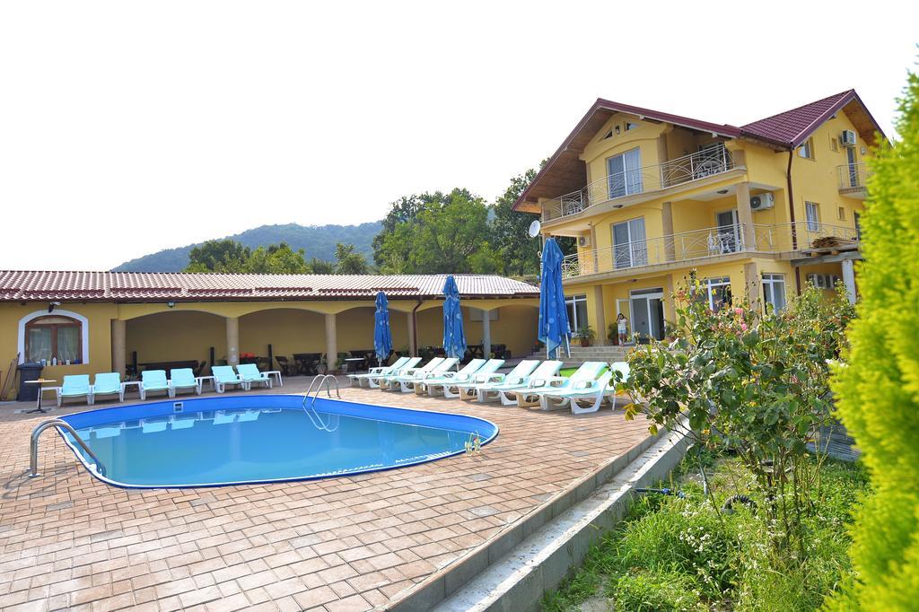Casa Marina Hotell Ieşelniţa Exteriör bild