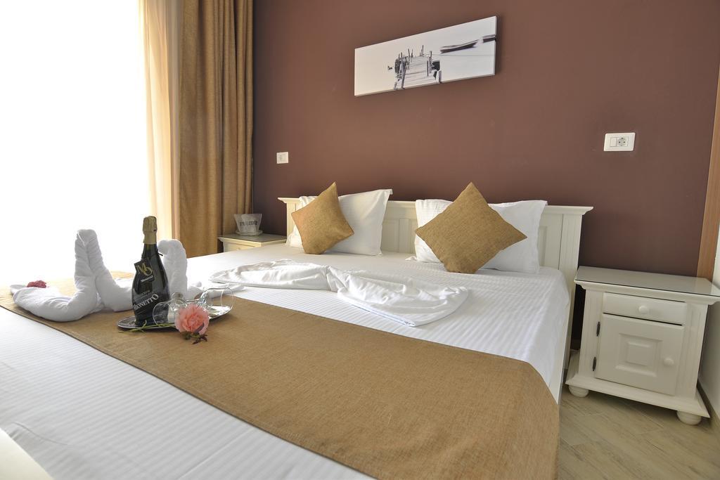 Casa Marina Hotell Ieşelniţa Exteriör bild