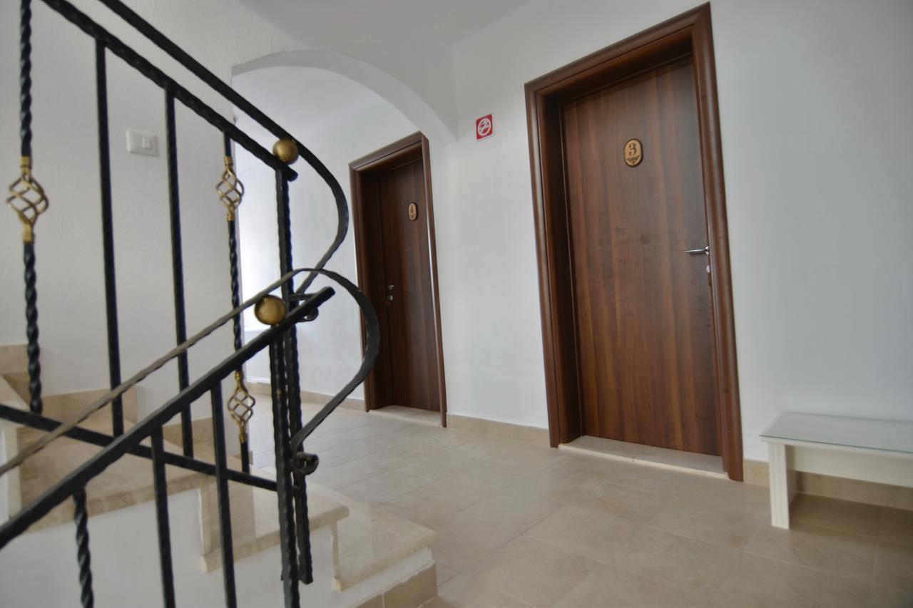 Casa Marina Hotell Ieşelniţa Exteriör bild