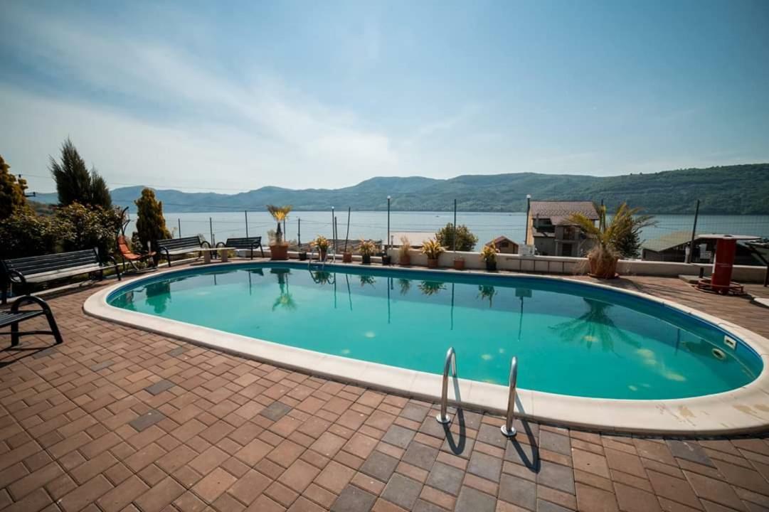 Casa Marina Hotell Ieşelniţa Exteriör bild